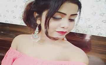 Call Avni Sharma For Best High Class Call Girls Service In Saket Market