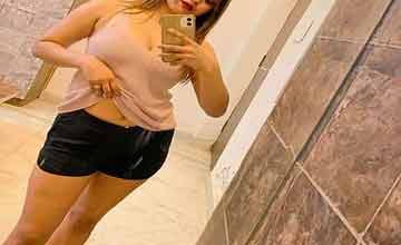 Pooja Charming Young Central Delhi Call Girl With Pure Elegance